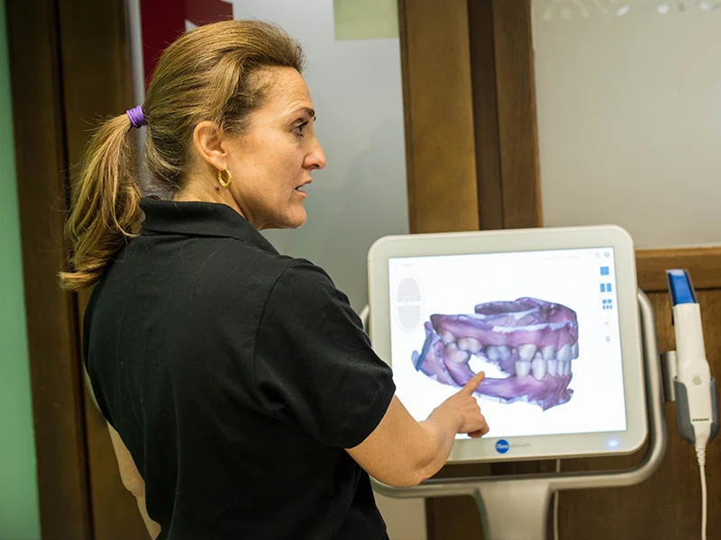 Clínica Dental en Cáceres María José Iglesias